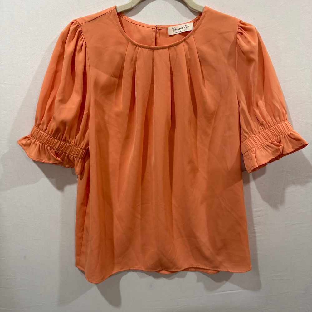 Doe and Rae Peach Orange Pleated Puff Sleeve Blouse Womens Small Ruffle Top